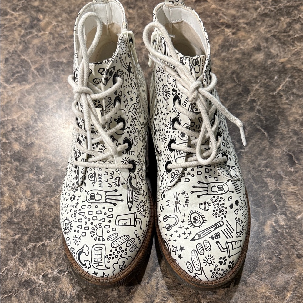 Cat & Jack Cream Graphic Lace-Up Boots